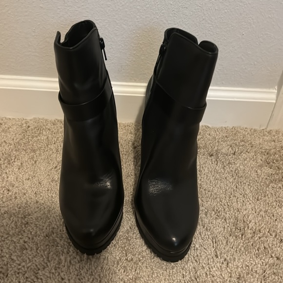 Gianni Bini Black Booties - Picture 4 of 6